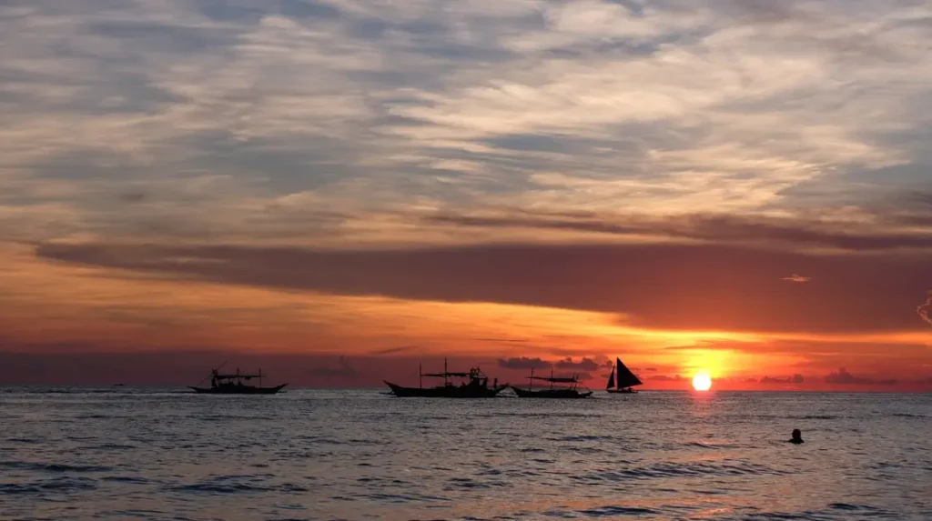 best islands of the philippines _ beach sunset view
