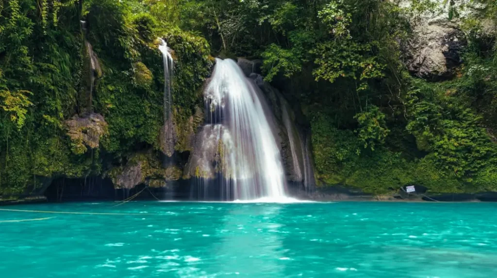 best islands of the philippines _ Kawasan falls