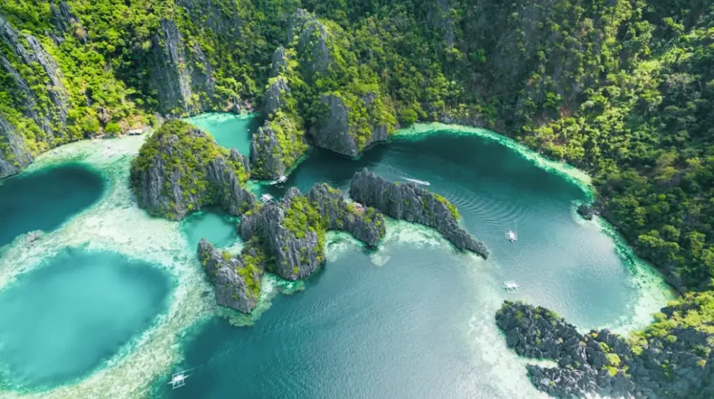 best islands of the philippines _ twin lagoon